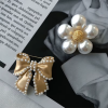 Pearly Grace Çiçek Broş
