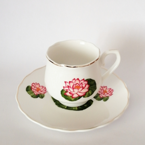 Nilüfer Çiçeği (lotus) Desenli Türk Kahvesi Fincanı 