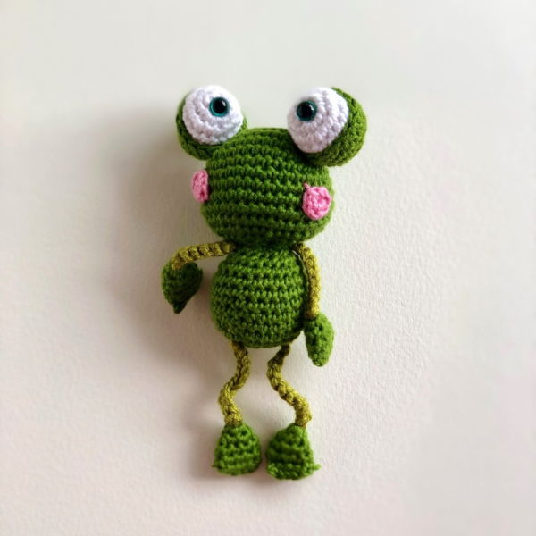 Sevimli Kurbağa Amigurumi Oyuncak