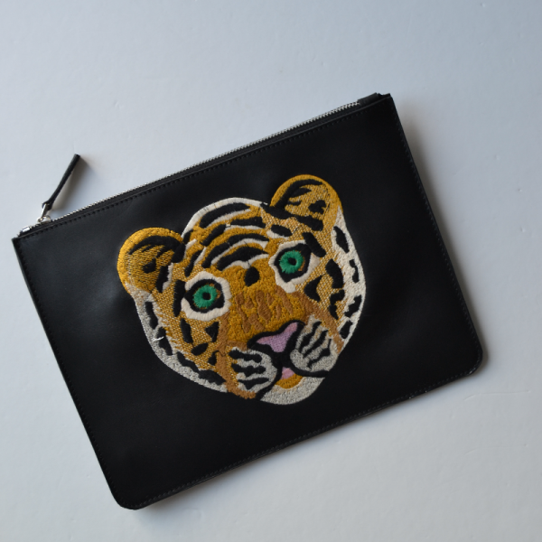 Hakiki Deri Kaplan İşlemeli Siyah Clutch Çanta