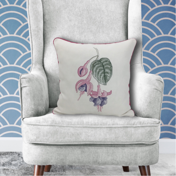Charmingfuschia Küpeli Çiçeği Nakıışlı Kırlent Kılıfı