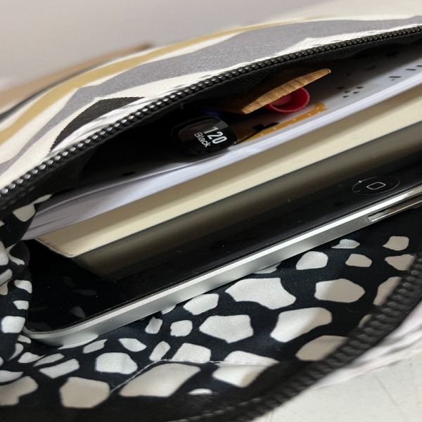 Yedi Kedi Zigzag Kitap Tablet Kılıfı