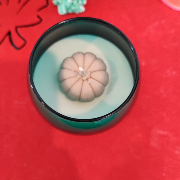 Yeşil  Cam Bardakta Balkabaklı Soya Mum