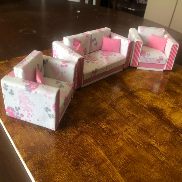 Minyatür Pembe Çiçek Desenli Koltuk Takımı