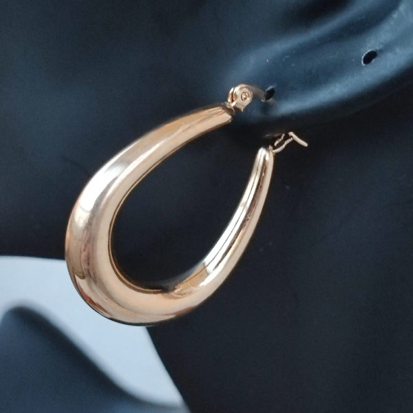 Oval Kesi̇m Xupi̇ng Küpe