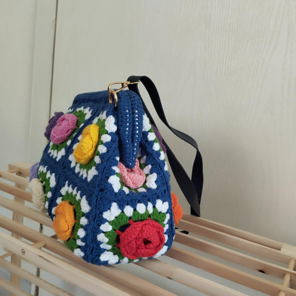 Gül Motifli Clutch Çanta