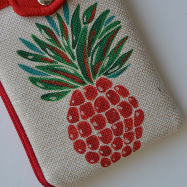 Baskılı Ananas Desenli Telefon Bölmeli Cüzdan Çantası Kırmızı