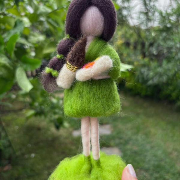 Ressam Keçe Bebek