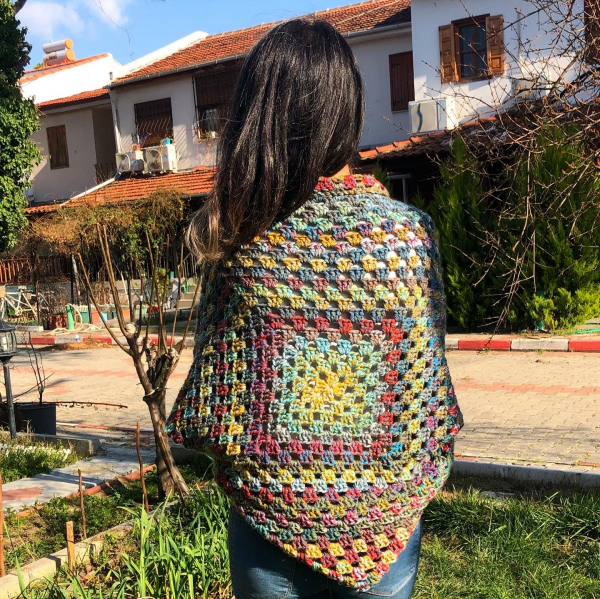 Şal Tarzı Baharlık Örgü Hırka
