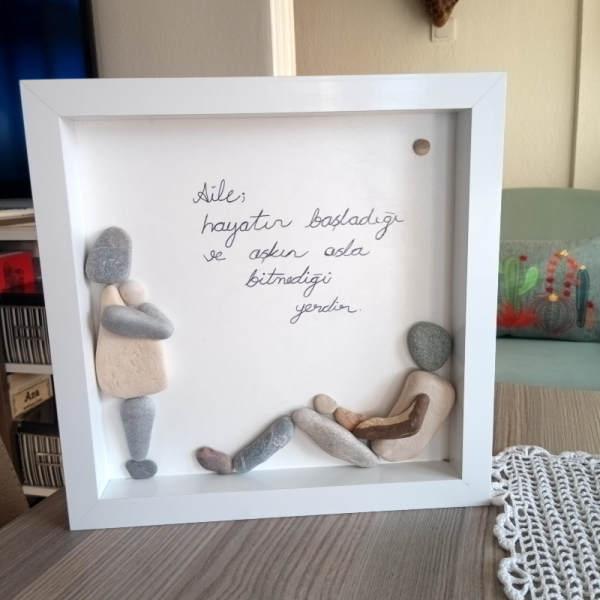 Anneler Günü Hediyesi Duvar Süsü Tasarım  Tablo Çerçeve " Aile Herşeydir" 