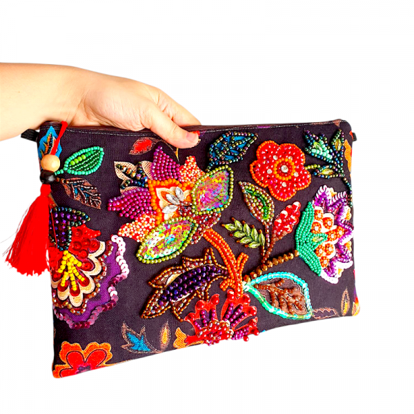 Boncuklu Clutch Çanta