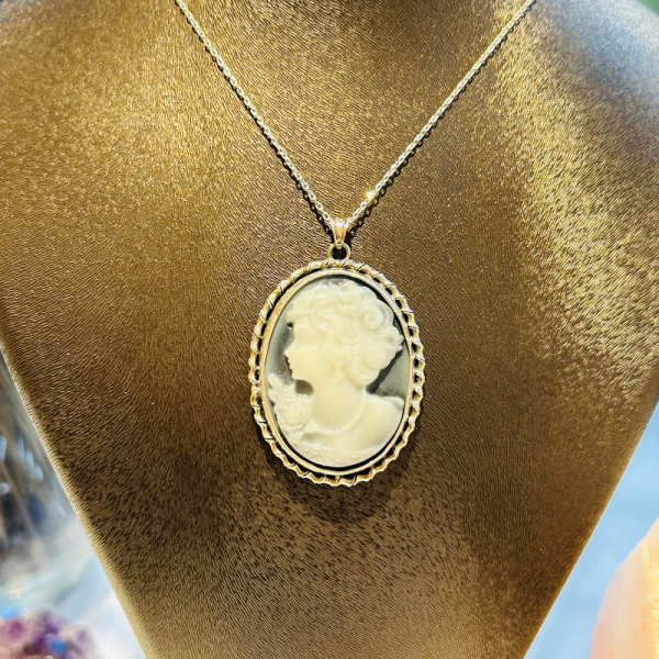 Cameo Madalyon Gümüş Kolye
