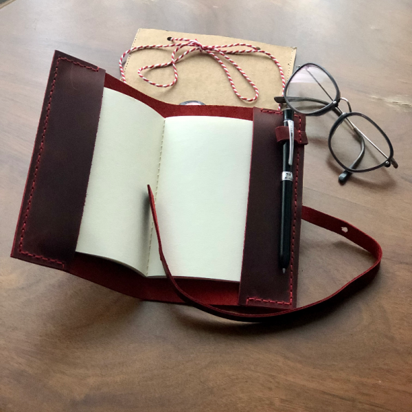 Dora Kırmızı Deri Defter