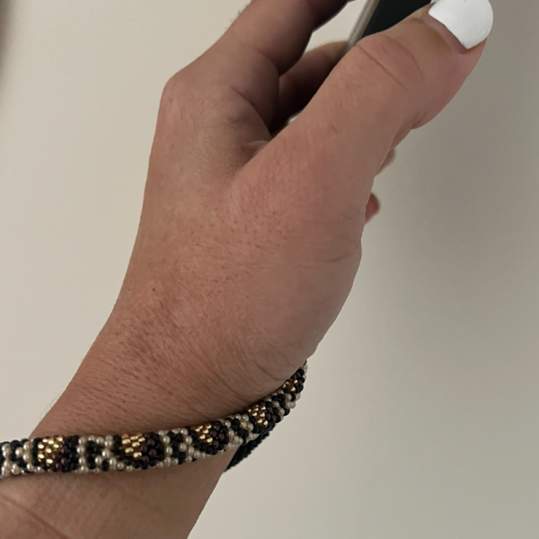 El Yapımı Siyah Leopar Desenli Telefon Askısı