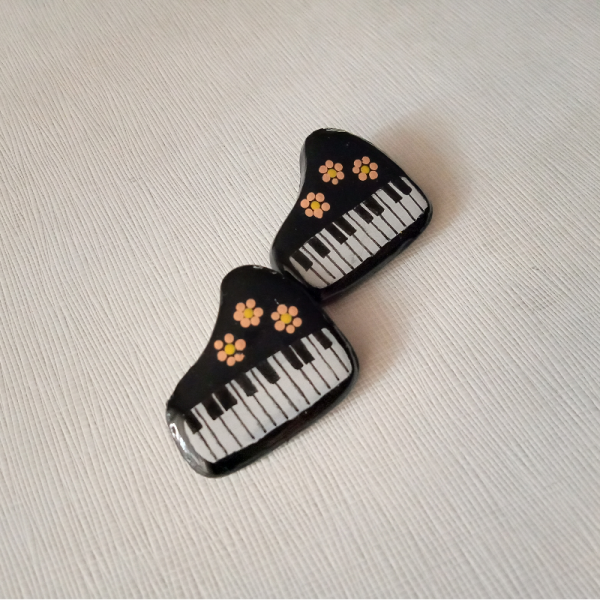 Black Piano Serami̇k Ki̇li̇ Broş