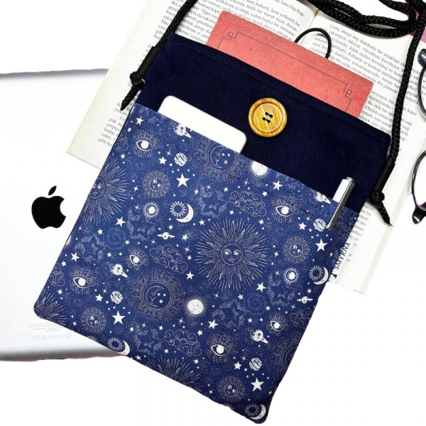 Askılı , Kitap / Tablet / Ebook Çantası / Çıkarılabilir Askı ( Celestial , Astroloji , Ay , Güneş )