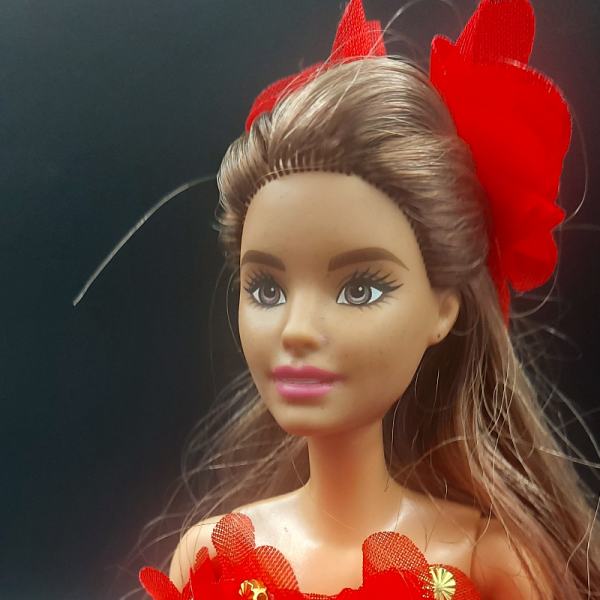 Yılbaşı Barbie Bebek