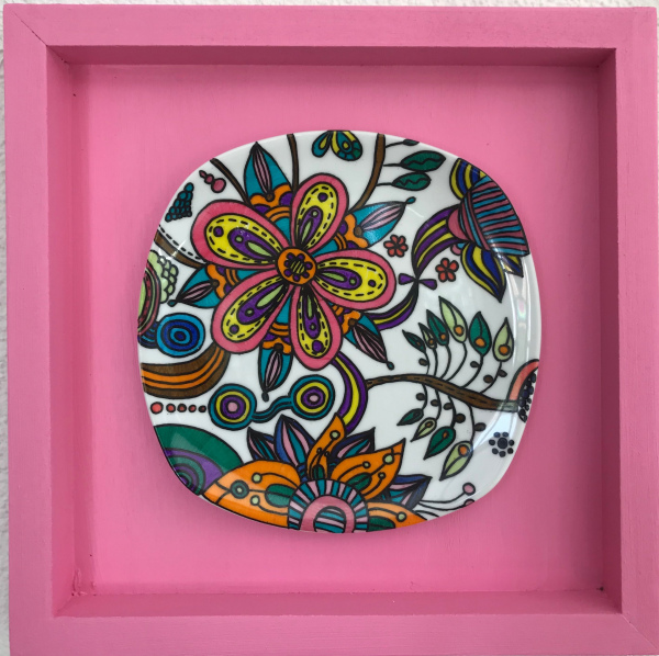 Ahşap Çerçeveli Porselen Tabak (Mandala Çizimli)