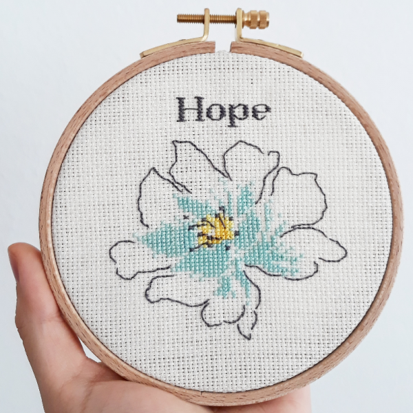 Çiçekli İşleme - "hope" Yazılı