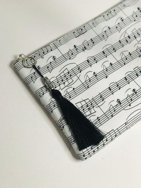 Beyaz Nota Desen Clutch Çanta