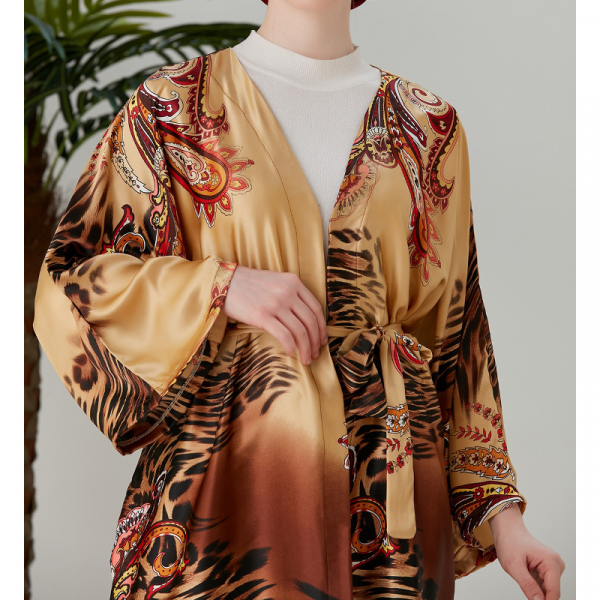 Saten Kimono