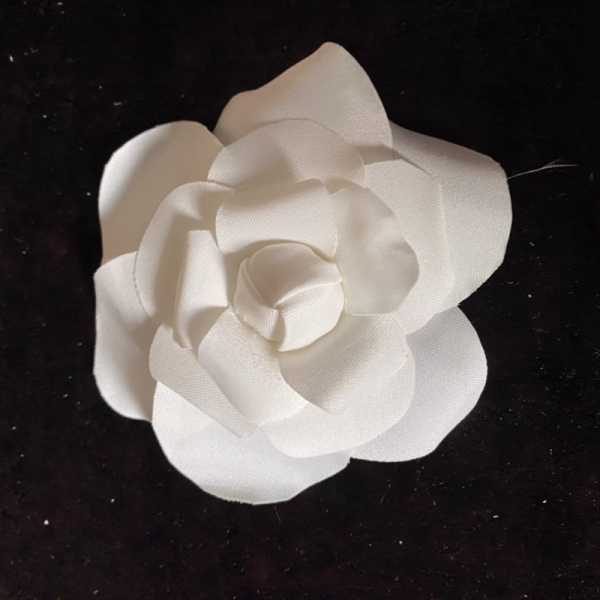 Chanel, Camellia Broş