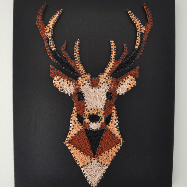 String Art Geyik Tablo