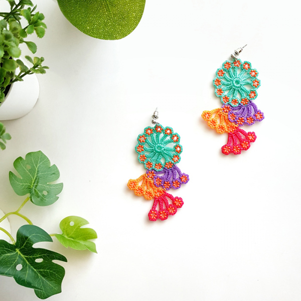 Gökkuşağı Boncuk Oyası Geometrik Stud Küpe