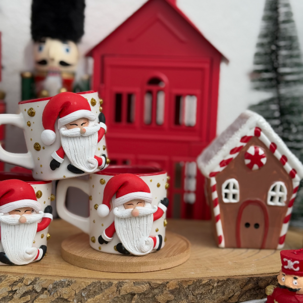 Yilbaşi Hedi̇yesi̇ Noel Baba Fi̇ncan