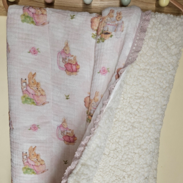 Yeni Pötikare  Peter Rabbit Çift Kat Müslin Ve Teddy Kumaş Bebek Battaniyesi