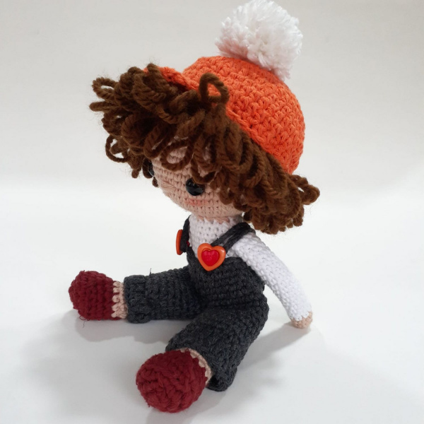 Tulumlu Mini Erkek Bebek Amigurumi Oyuncak (25cm)