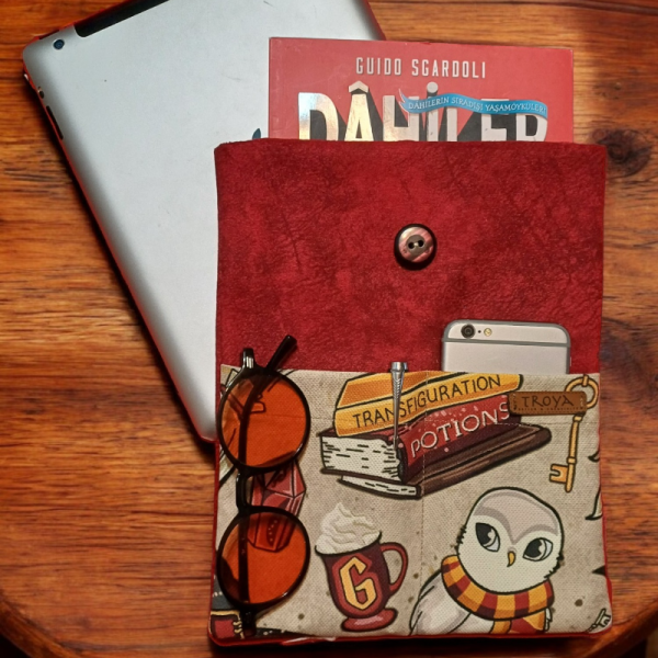 Kitap / Tablet / E-book Reader Kılıfı - Harry Potter Hogwarts Gryffindor Evi