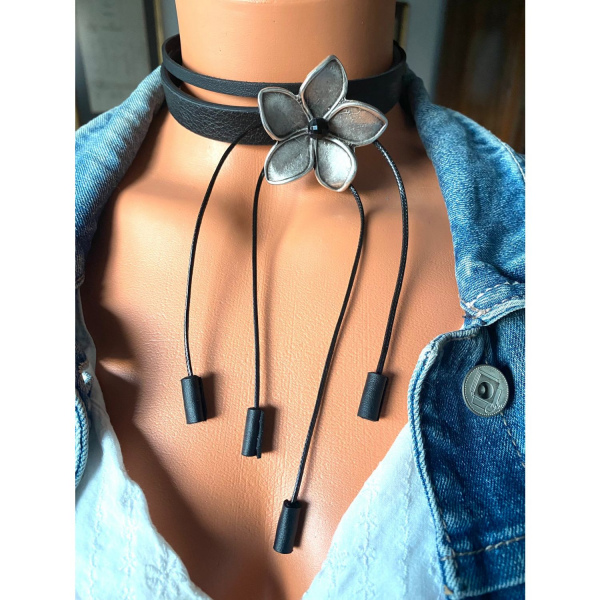 Gümüş Kaplama Çiçek Choker Kolye