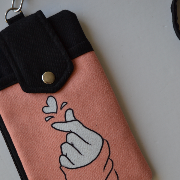 Baskılı El Desenli Telefon Bölmeli Cüzdan Çantası Pembe