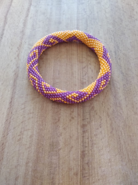 Kilim desenli turuncu-mor kum boncuk bileklik