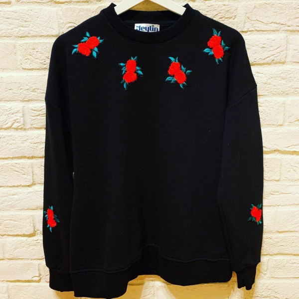 Kırmızı Çiçekli Sweatshirt