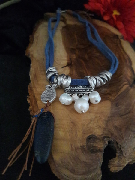 Lapis, İ̇nci Kolye