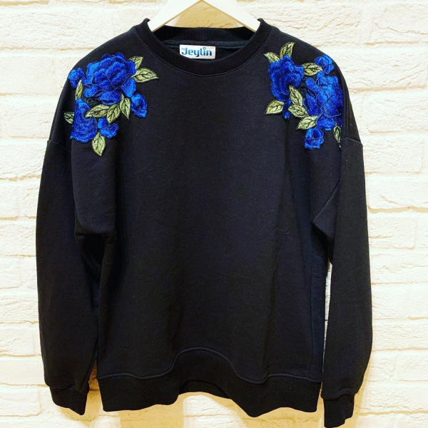 Mavi Çiçek Tasarım Sweatshirt