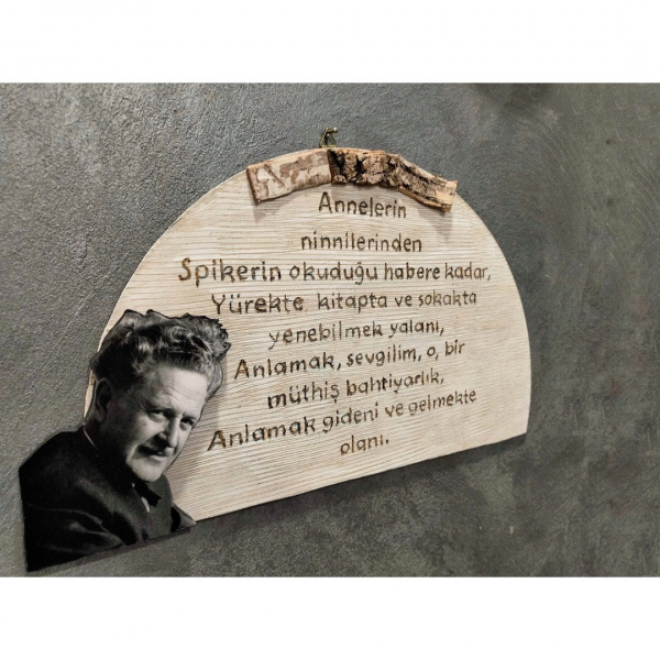 Nazım Hikmet Şiirli Duvar Panosu
